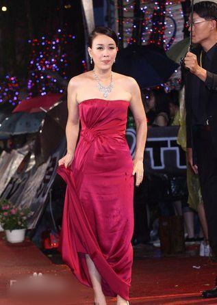 http://www.newswatch247.com/pics/star/pic/3c0bd39ab6ddb1e88257f98d6ea6a24f.jpg