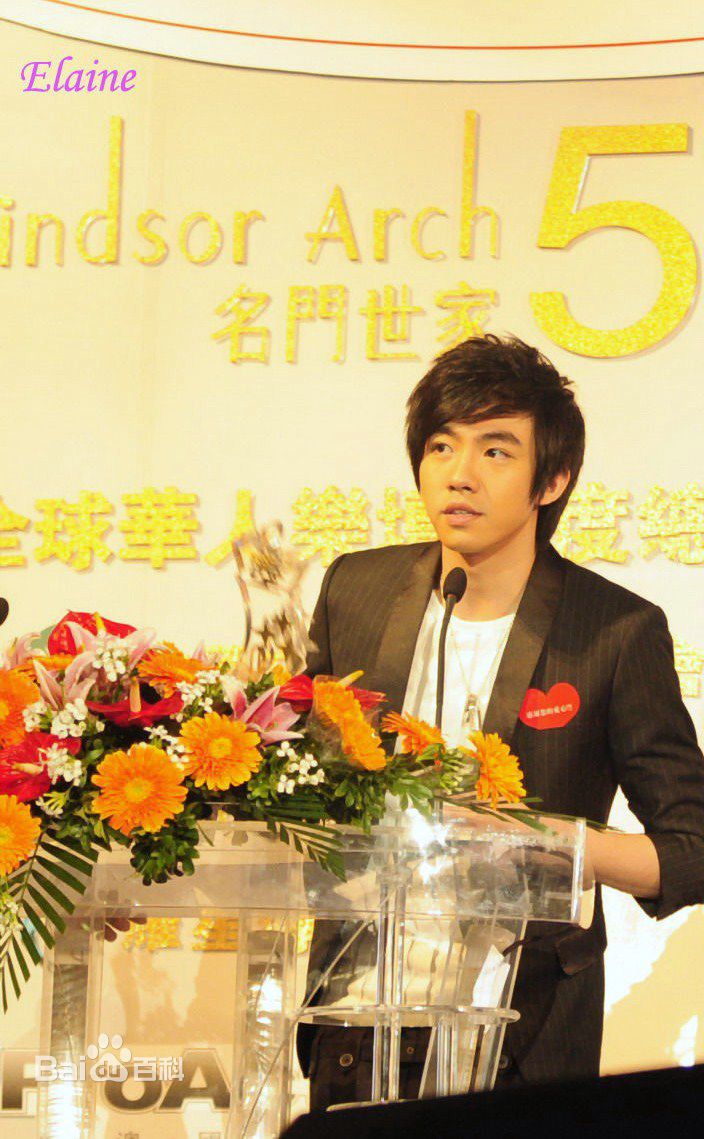 http://www.newswatch247.com/pics/star/pic/3ce78bfa08e9006afcf74e5ac30cbff5.jpg