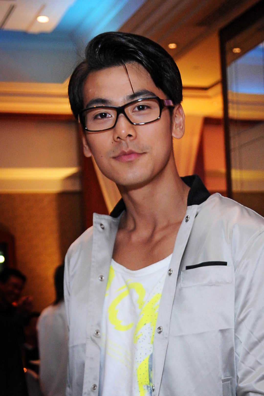 http://www.newswatch247.com/pics/star/pic/3d9df0dbc2ffdc13e5e24d80d2b87572.jpg