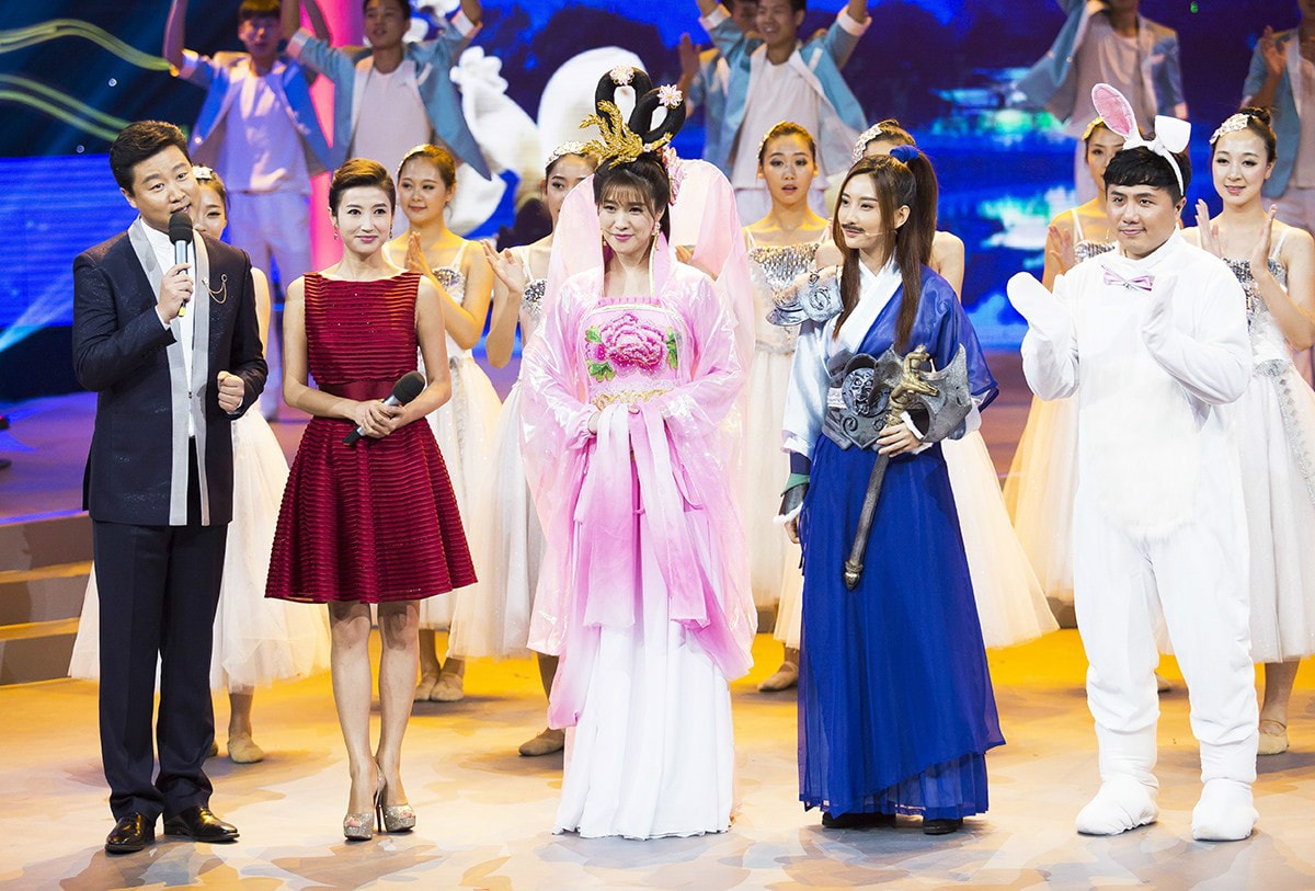 http://www.newswatch247.com/pics/star/pic/3dff/f93fcfc964f40c59346205f3af54.jpg