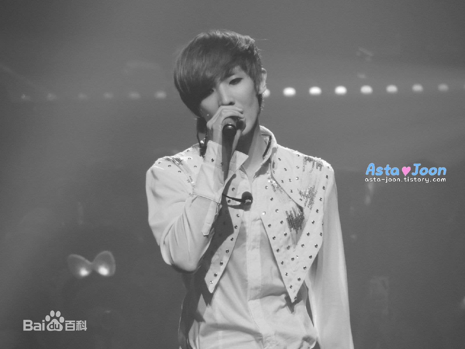 http://www.newswatch247.com/pics/star/pic/3e5e91e8af302ca52eb6030a8a3201dd.jpg