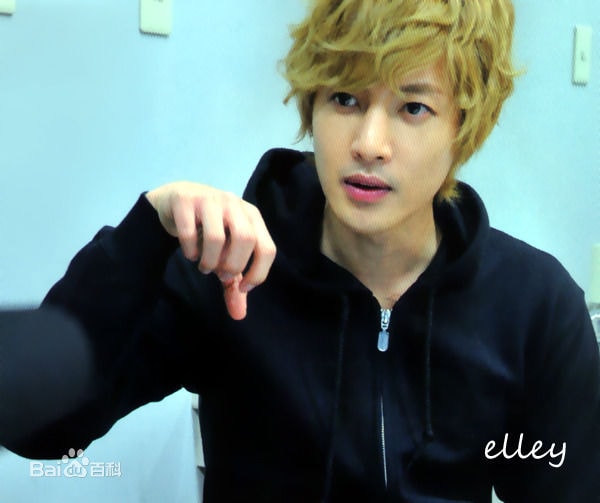 http://www.newswatch247.com/pics/star/pic/3eba94d80a198a7e7e0a8c880a4ca41d.jpg