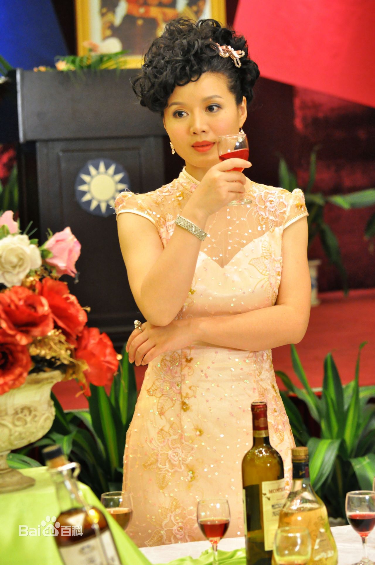 http://www.newswatch247.com/pics/star/pic/3f57cd14e70055296c4f11ebe3bcd15b.jpg