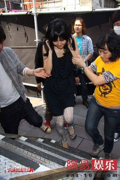 http://www.newswatch247.com/pics/star/pic/41071f08a67ca1324b8c8bd9577961bd.jpg