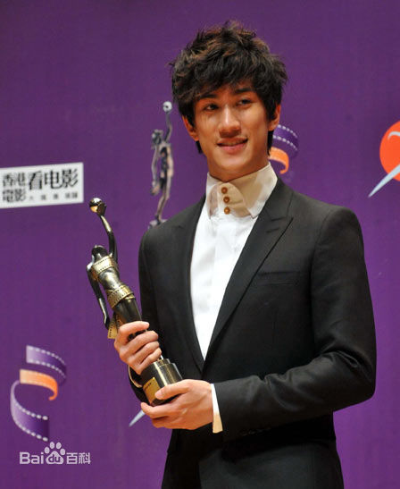 http://www.newswatch247.com/pics/star/pic/41858e49782eec4c0200eb3222cdc54d.jpg