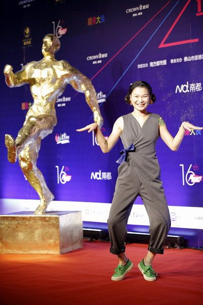 http://www.newswatch247.com/pics/star/pic/43708ee0763f33631bd5222a67ffcb5f.jpg