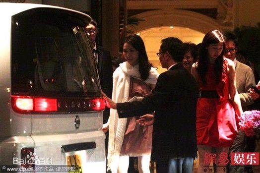 http://www.newswatch247.com/pics/star/pic/440e6a45dabb06a7261ae57335cc40a9.jpg