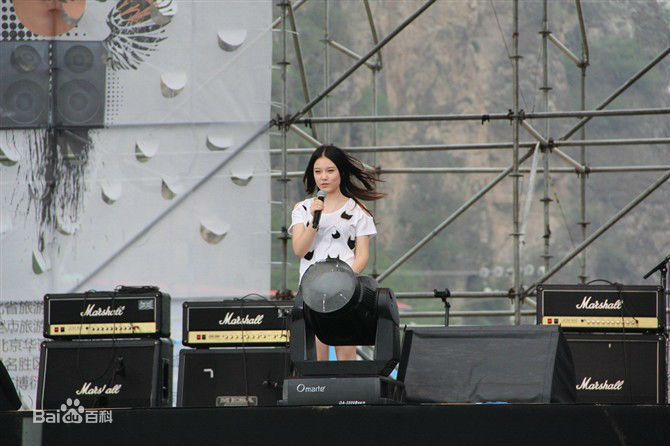 http://www.newswatch247.com/pics/star/pic/45048fc58e988a83a7f0d092bb7b1ee7.jpg