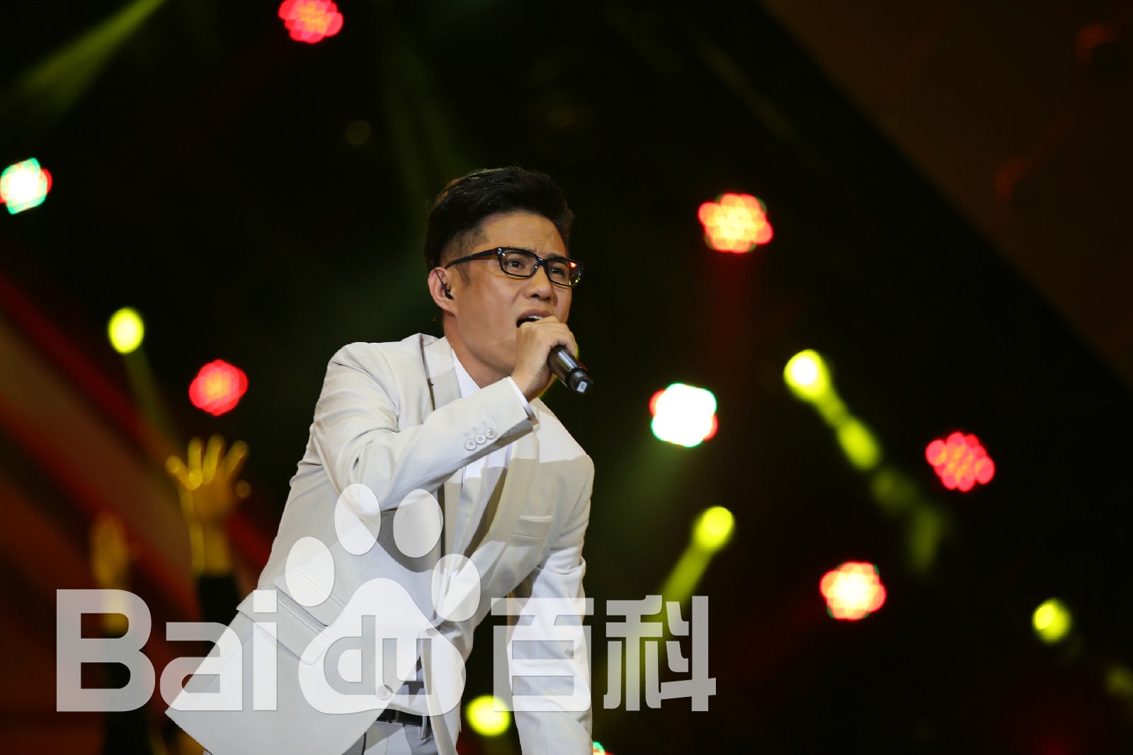 http://www.newswatch247.com/pics/star/pic/457297b294c89c75b42510d190aadb61.jpg