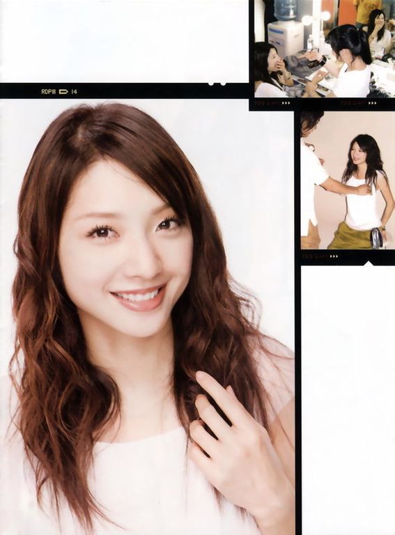 http://www.newswatch247.com/pics/star/pic/4618cd68f3524818223c6edaa2d8cbd6.jpg