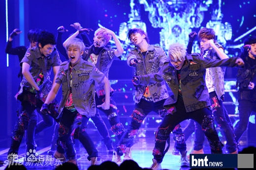 http://www.newswatch247.com/pics/star/pic/4672ea7c5211d46cdb2979b970859bb6.jpg