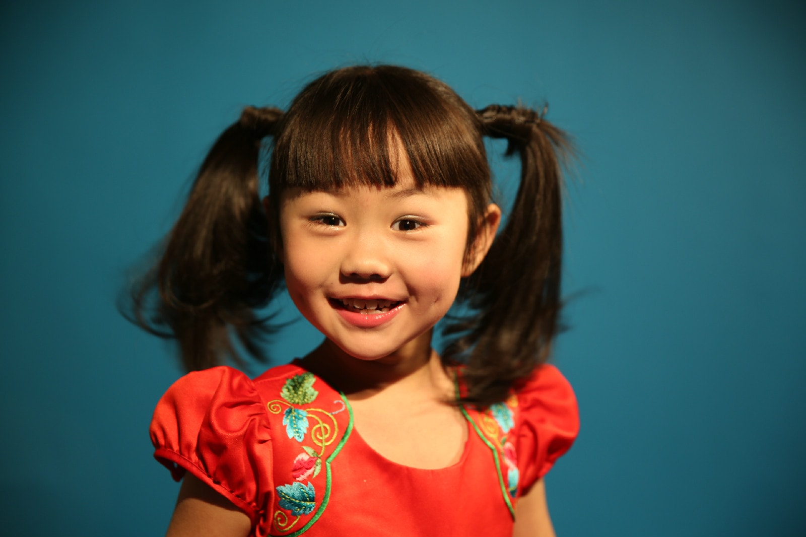 http://www.newswatch247.com/pics/star/pic/47c3a0a5ca76142d47962c8334f0b9b0.jpg