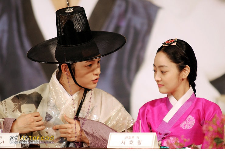 http://www.newswatch247.com/pics/star/pic/485cc853b46e062e138dd3763ad6aadf.jpg