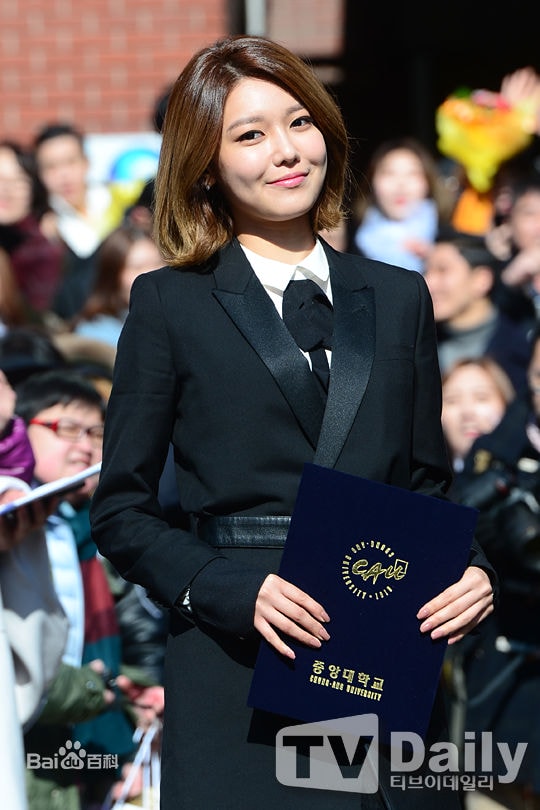 http://www.newswatch247.com/pics/star/pic/493c6e584bbdb25b0642379409f5a2a2.jpg