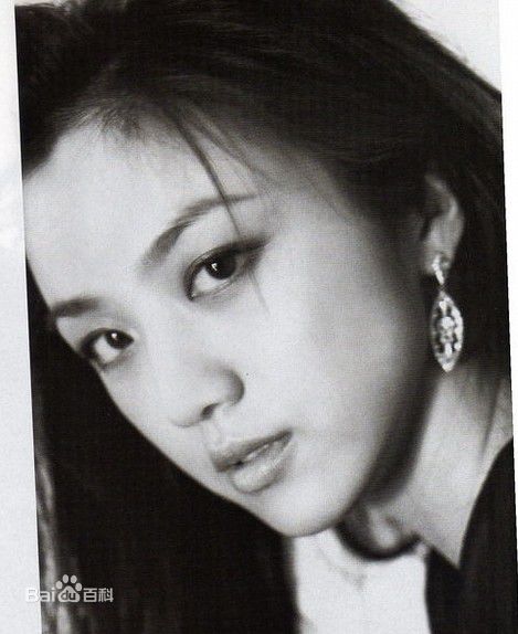 http://www.newswatch247.com/pics/star/pic/493f15a5bae2e9c53f45e789b613212f.jpg