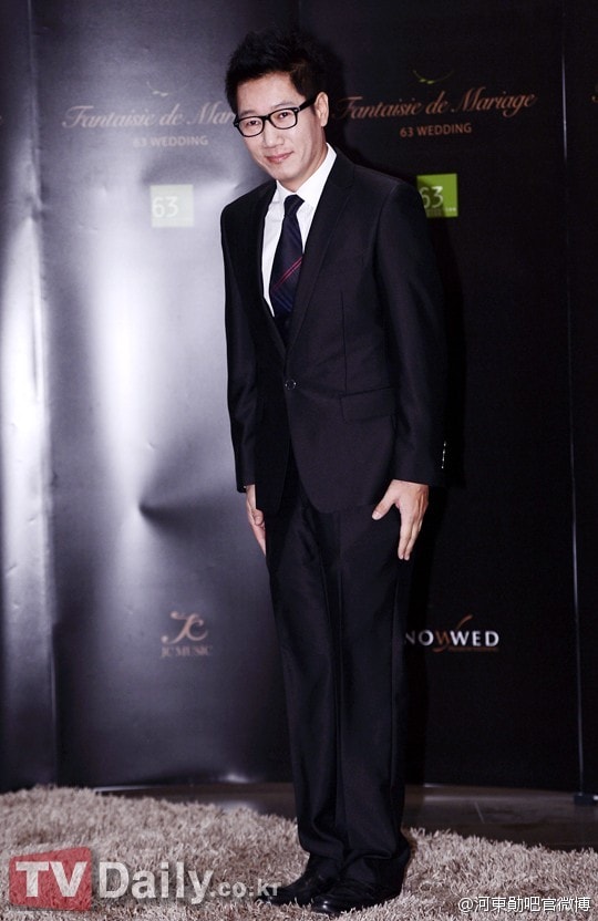 http://www.newswatch247.com/pics/star/pic/49510a7dc8a6a32912bc605553d26d0d.jpg