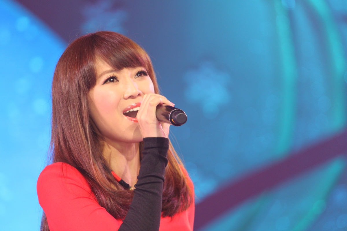 http://www.newswatch247.com/pics/star/pic/4960d4315f61b6397983062275dcbe79.jpg