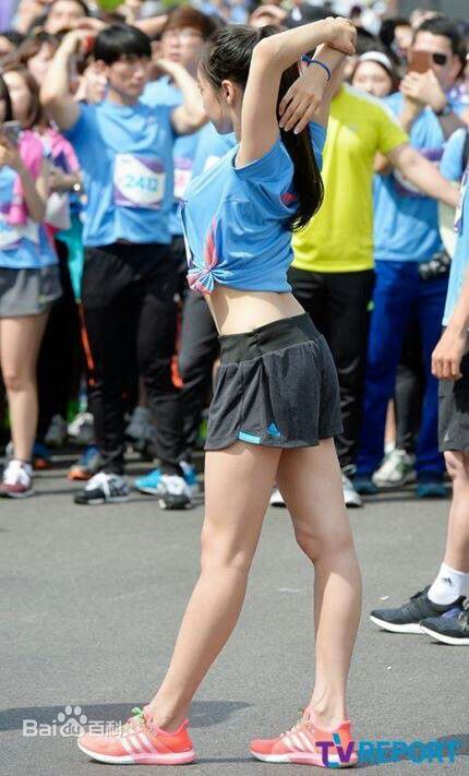 http://www.newswatch247.com/pics/star/pic/49b8264d5bdee65bf8a9cfd30ffa08aa.jpg