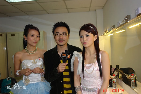 http://www.newswatch247.com/pics/star/pic/49c23d1ff706bc6bb581bd3f4d6977d9.jpg