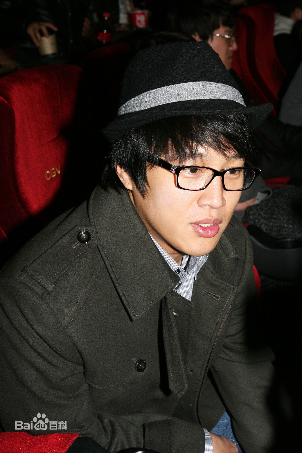 http://www.newswatch247.com/pics/star/pic/49ea0d3dbdb8d7d692883a7cf610984b.jpg
