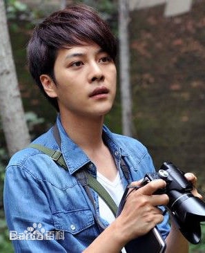 http://www.newswatch247.com/pics/star/pic/4a03cd7a9a39815f989b1f878bc35a2d.jpg