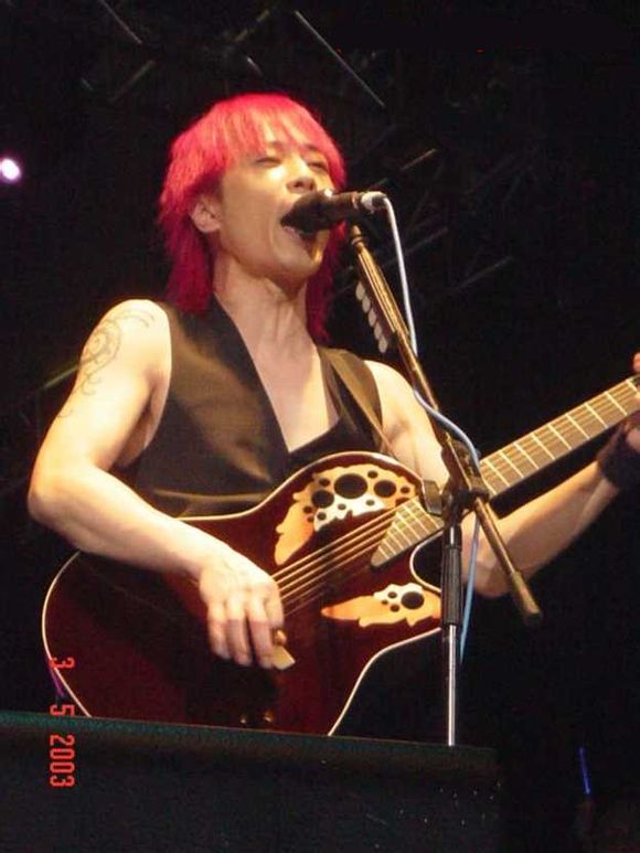 http://www.newswatch247.com/pics/star/pic/4a074c4bea83abbaaa086e5e01b21f69.jpg