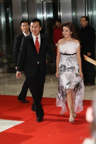 http://www.newswatch247.com/pics/star/pic/4a23af52096cd94ad79e167be7a7a6f3.jpg
