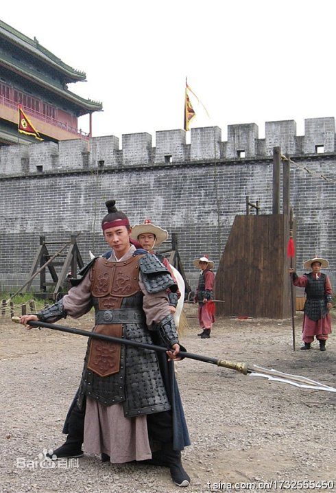 http://www.newswatch247.com/pics/star/pic/4a92e7139cdfa3231f158706e01e412f.jpg