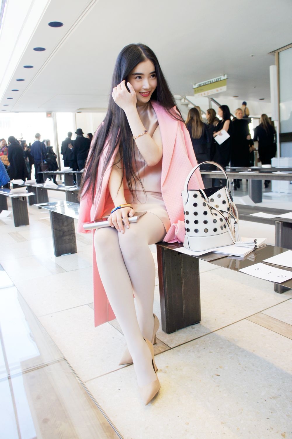 http://www.newswatch247.com/pics/star/pic/4b88/945291fa662aabde53e16b3c759a.jpg