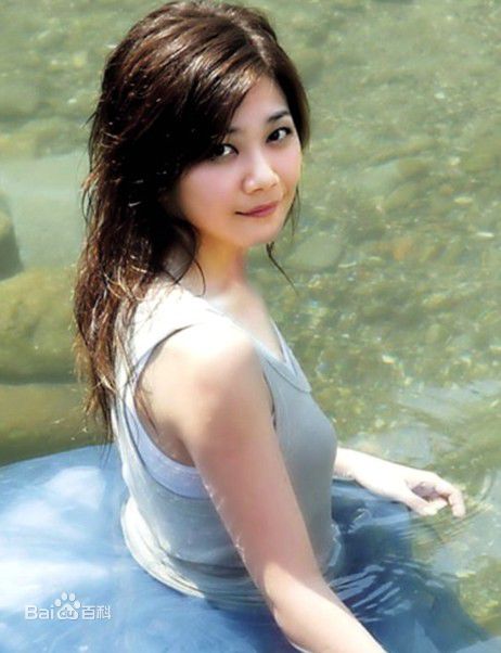 http://www.newswatch247.com/pics/star/pic/4bb944434f36b60018d1ca48bba4a6b7.jpg