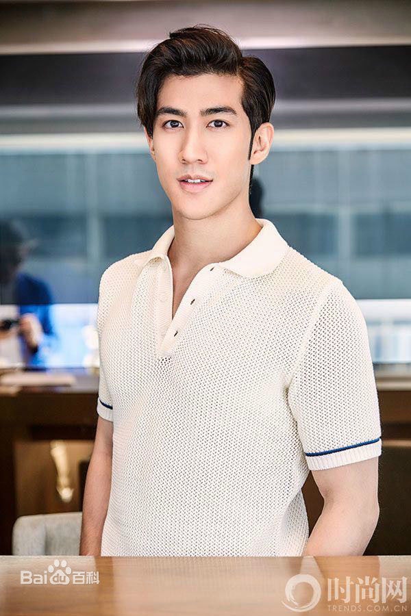http://www.newswatch247.com/pics/star/pic/4be67f6fbcf6a22011a82950e2030d1c.jpg
