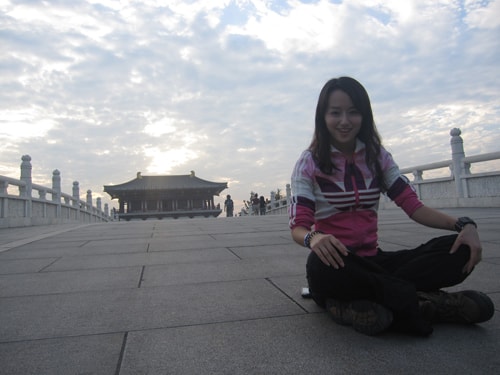 http://www.newswatch247.com/pics/star/pic/4c1f/a788f8b8719fdf9accfcb1867685.jpg