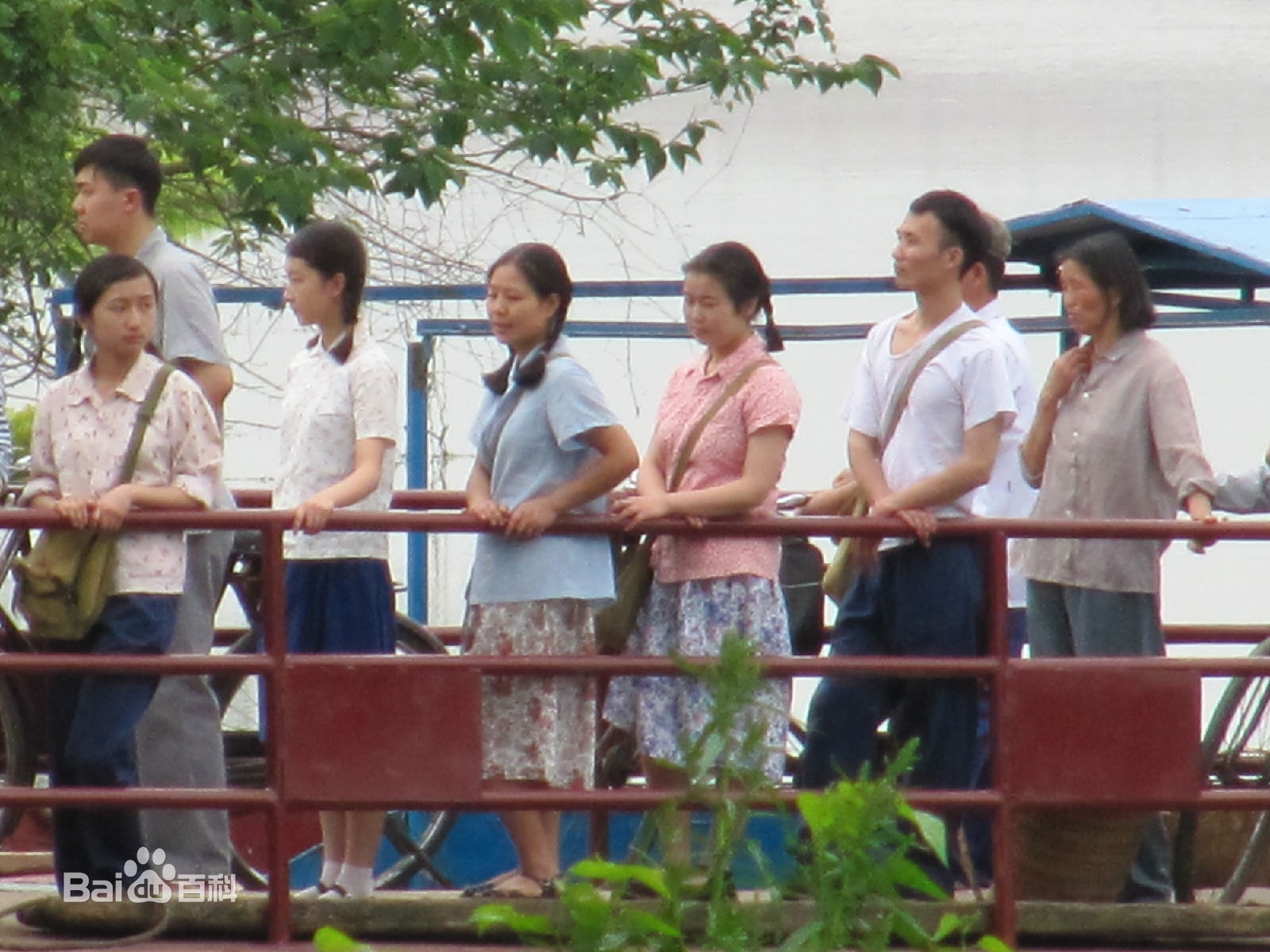 http://www.newswatch247.com/pics/star/pic/4cb30501bc582d206e86e164e897feb8.jpg