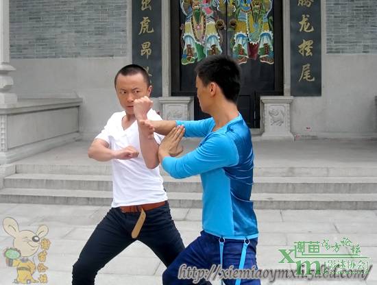 http://www.newswatch247.com/pics/star/pic/4d3e/159ffb3434d77c17588781802dc3.jpg