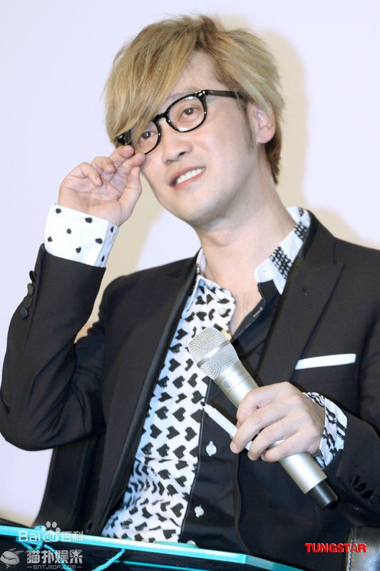 http://www.newswatch247.com/pics/star/pic/4d42c873533a8367d46ca3ad154c0e12.jpg