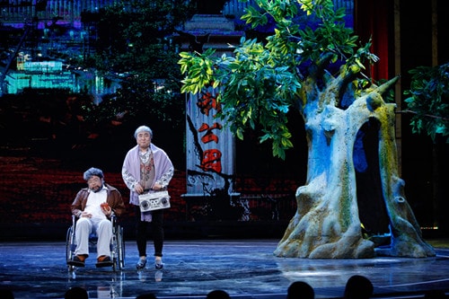 http://www.newswatch247.com/pics/star/pic/4db6/cf332429192cb9d92ae5b6d30a43.jpg