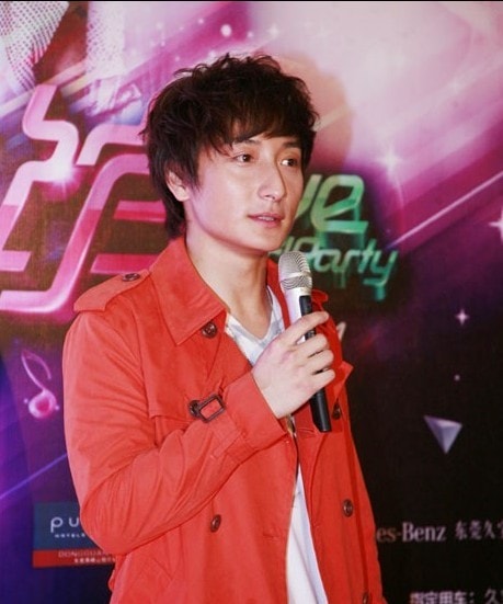 http://www.newswatch247.com/pics/star/pic/4ec4/12e36b8f06ca0d62651fdf4f456e.jpg