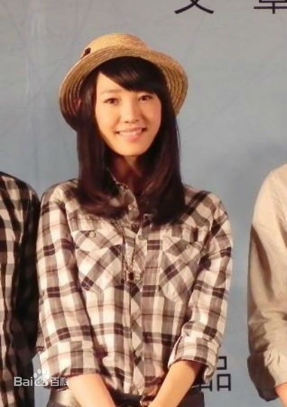 http://www.newswatch247.com/pics/star/pic/4ef10d7cef8a37e652d89423149add6c.jpg