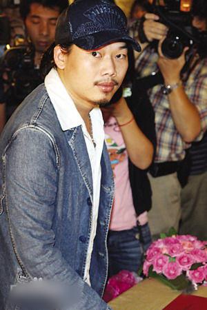 http://www.newswatch247.com/pics/star/pic/4f7b161df904d7e95cab8be0bf9a0171.jpg