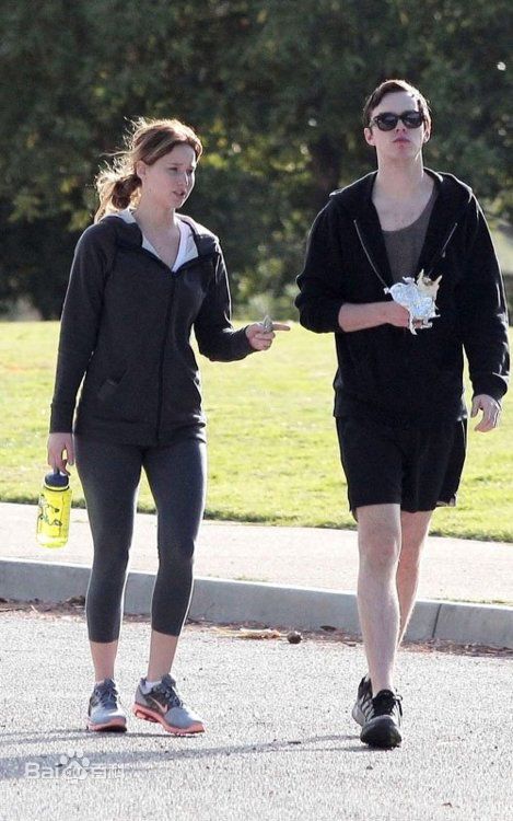 http://www.newswatch247.com/pics/star/pic/529b4ba1ef07ae3bc1f0352f81342d4f.jpg