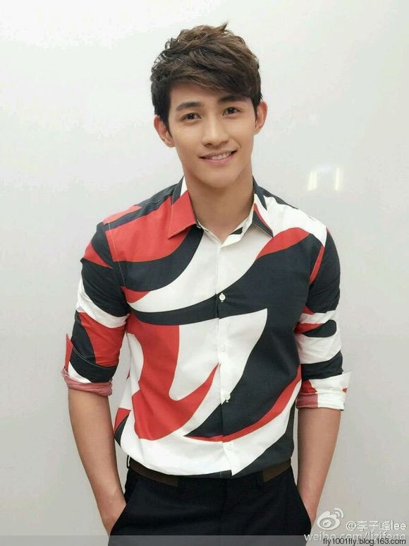 http://www.newswatch247.com/pics/star/pic/54df/bd4b19b494d825fc62513b56c77a.jpg