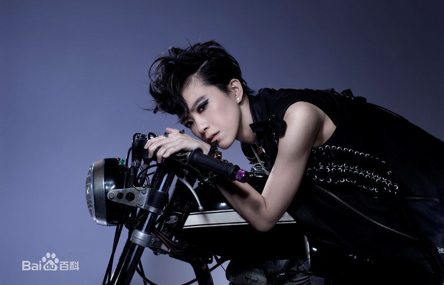http://www.newswatch247.com/pics/star/pic/54ee3f62be3dfc6ecfa83bec86308fa0.jpg