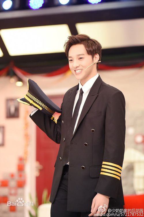 http://www.newswatch247.com/pics/star/pic/55adf51443c963ce62b158e5dfa3ba0c.jpg