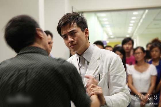 http://www.newswatch247.com/pics/star/pic/567435e4f7087998e339b1e5b3d4d42b.jpg