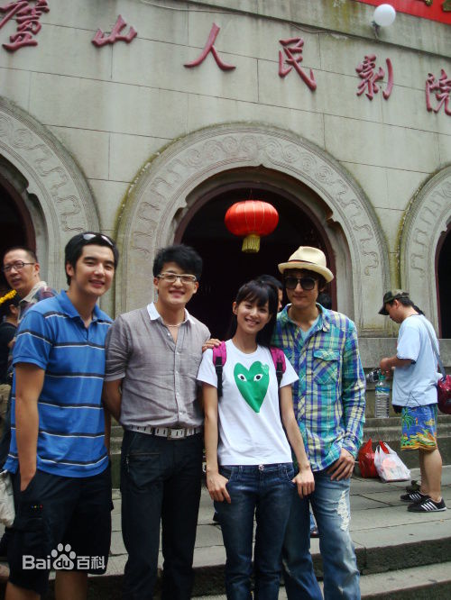 http://www.newswatch247.com/pics/star/pic/567db659e15bca1b1afd8fc213b733c3.jpg