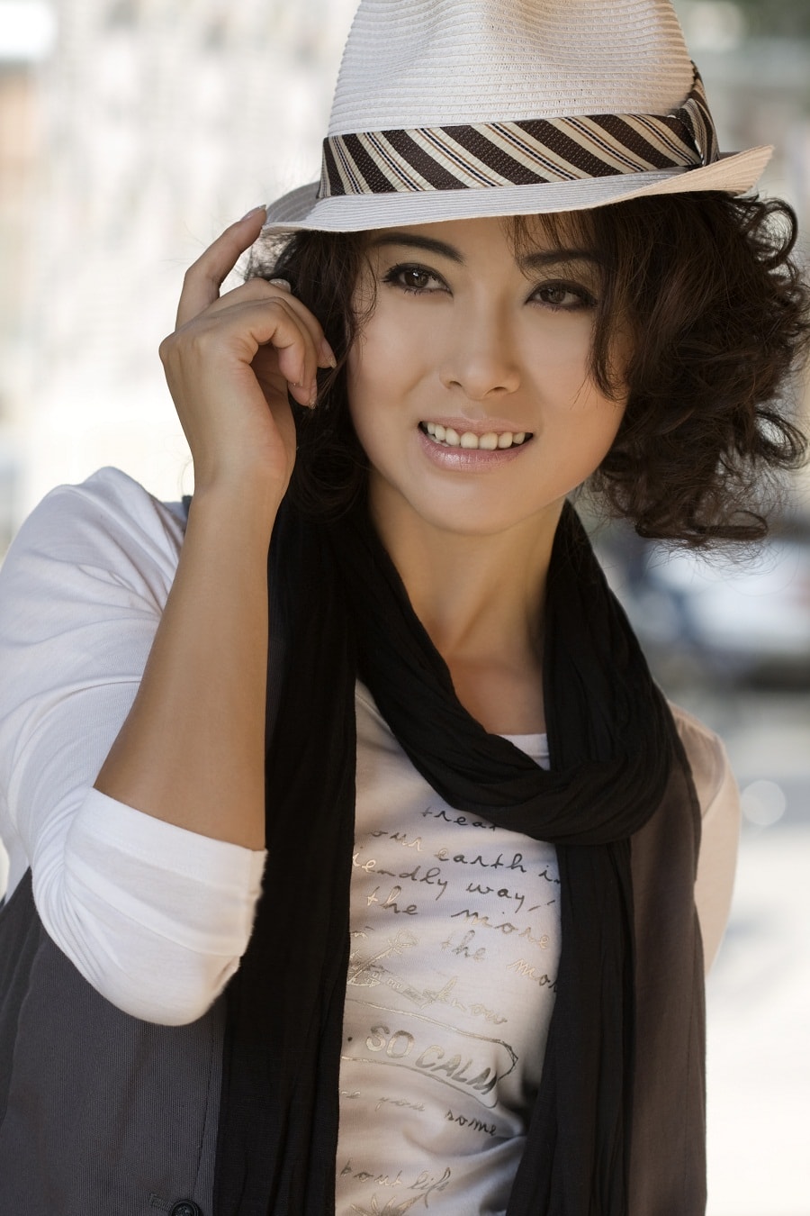 http://www.newswatch247.com/pics/star/pic/56bb5f73112709895271fac7c88ccc0a.jpg
