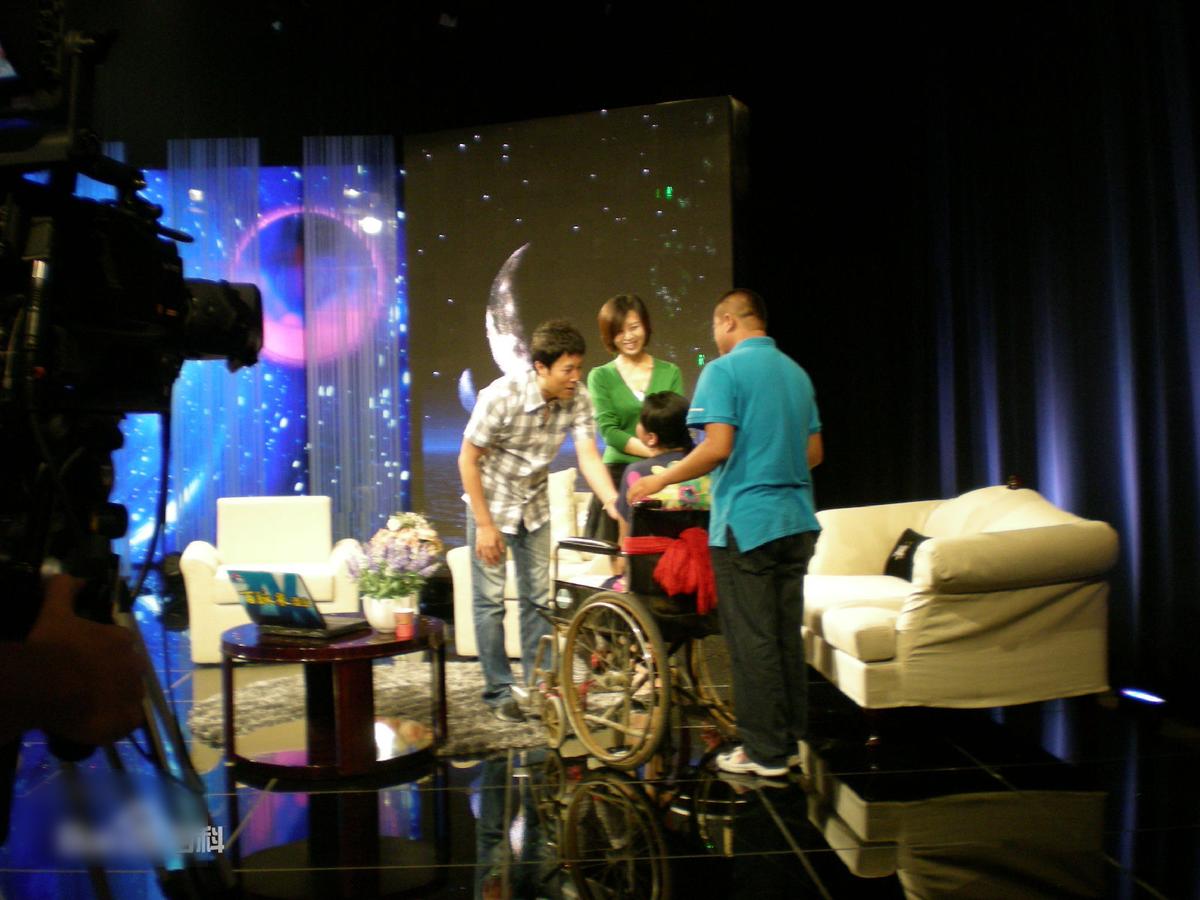 http://www.newswatch247.com/pics/star/pic/58b4ead53a3077665d567f317adcf612.jpg