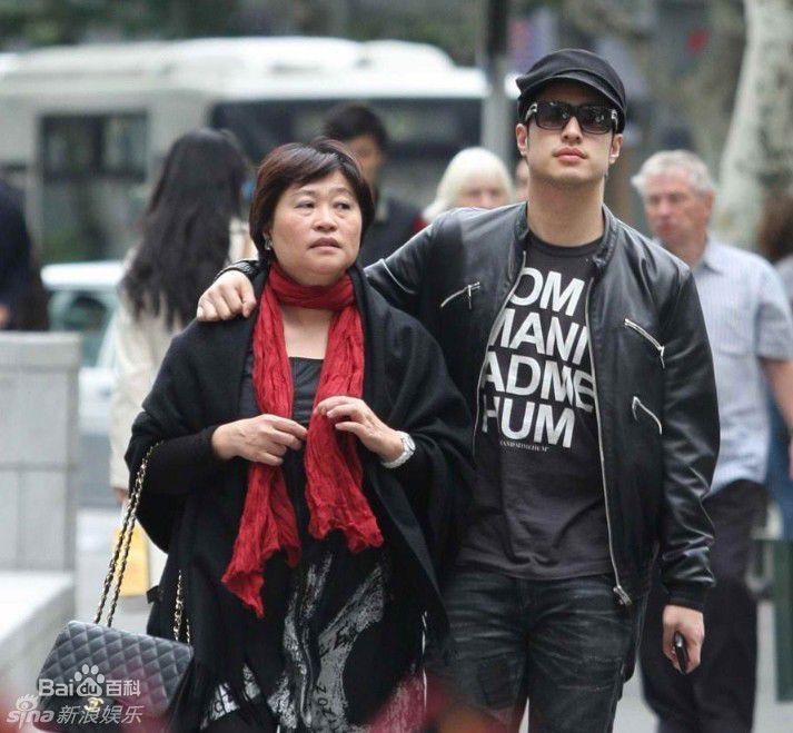 http://www.newswatch247.com/pics/star/pic/59788d5e04d1dabaa84561ad813d1a4d.jpg