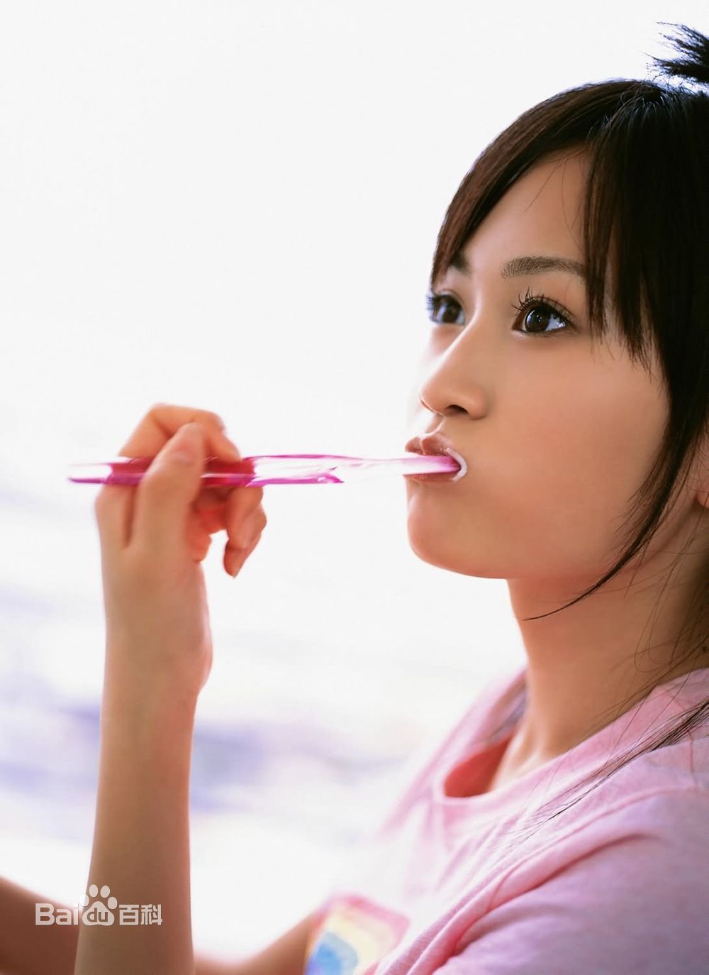 http://www.newswatch247.com/pics/star/pic/59b5c504b8f96df75cb3956ac94b3c66.jpg