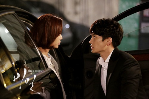 http://www.newswatch247.com/pics/star/pic/5a2892c9b77dfbb20d5e17adb8cd781b.jpg